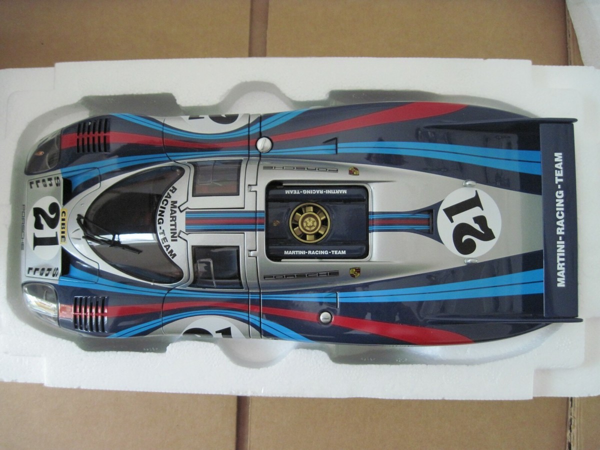 AUTOart Millenium Porsche 917 Long Tail Martini Racing #21 1 AUTOart Millenium Porsche 917 Long Tail Martini Racing #21 1