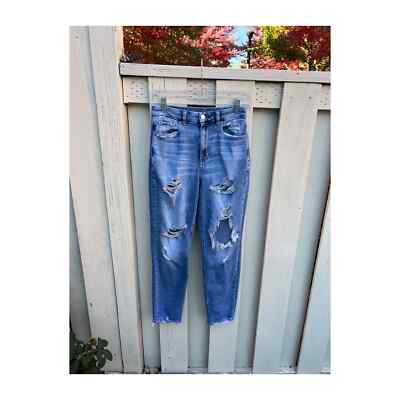 AMERICAN EAGLE Curvy Mom Jeans Light Wash Distressed Size 2