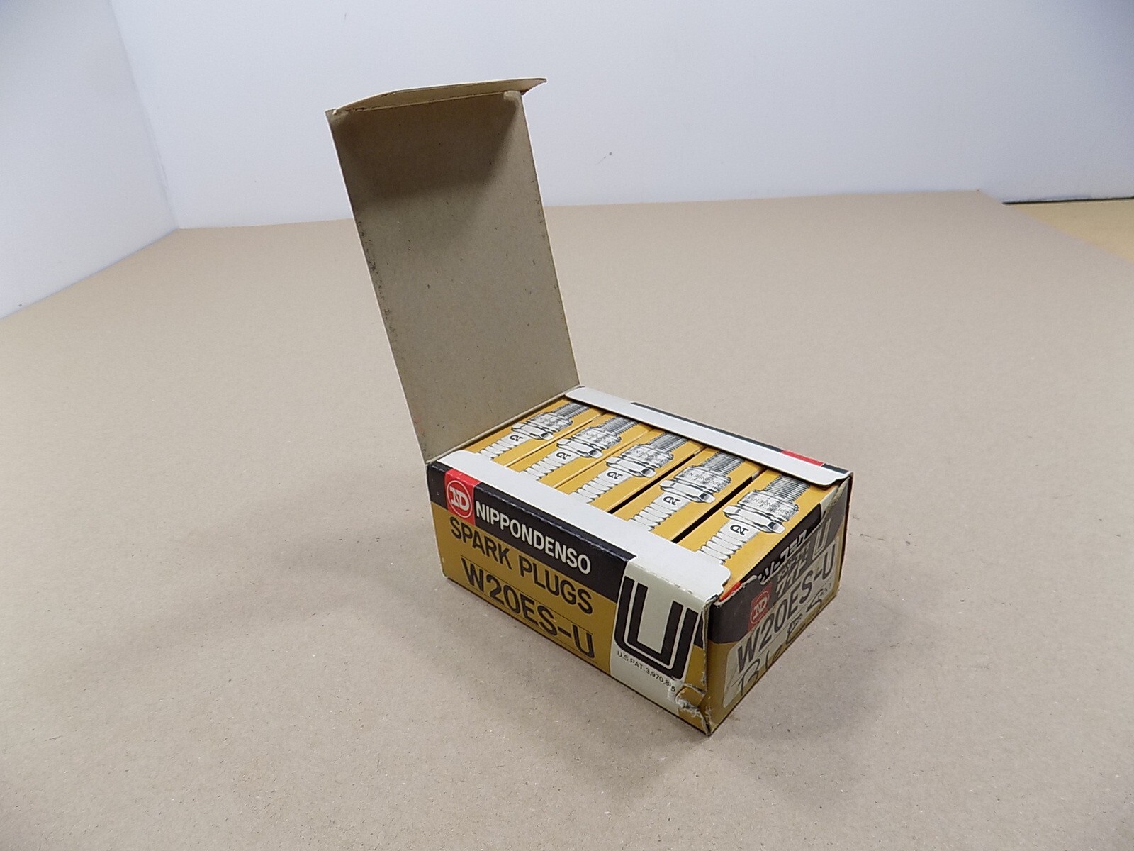 NEW 10-PACK OF NIPPONDENSO DENSO SPARK PLUGS / W20ES-U