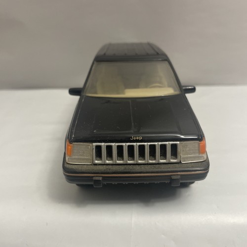 Brookfield 1:24 Scale 1994 Jeep Grand Cherokee Limited Black Diecast - Picture 4 of 10