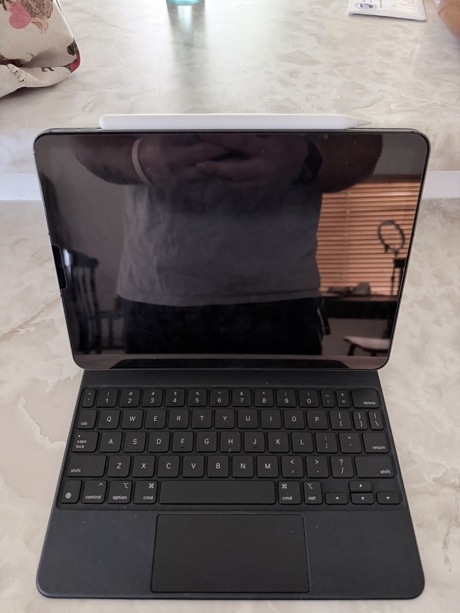 Apple iPad Tablet Black with Magic Keyboard & Apple Pencil Support