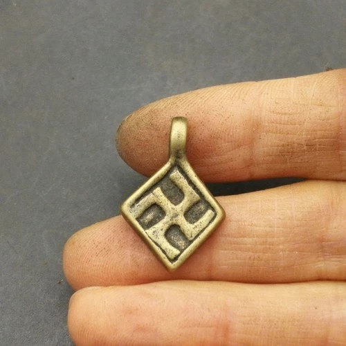 2 PIEZAS Tibetano Budista Lima Cobre Esvástica 卍 Joyería Accesorio Contador Clips Hágalo Usted Mismo - Imagen 1 de 7