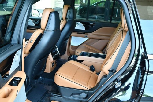 2020 Lincoln Aviator Black Label AWD SUV W/Dynamic Handling Package - Picture 17 of 40