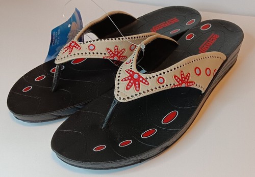 NWT Aerosoft Women's 9 Sandals Flip Flops Summer Wedge Heel Shoes Red Flowers - Picture 4 of 7