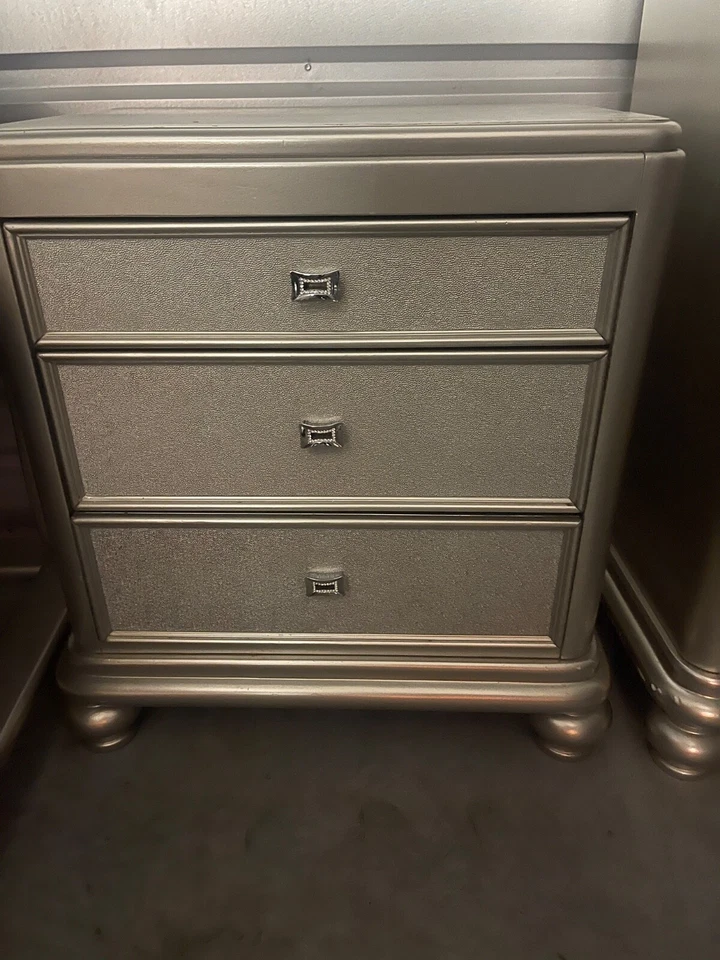 Ashley Furniture: King size bedroom set, Gold/Grey, Good Condition - Image 3 of 4