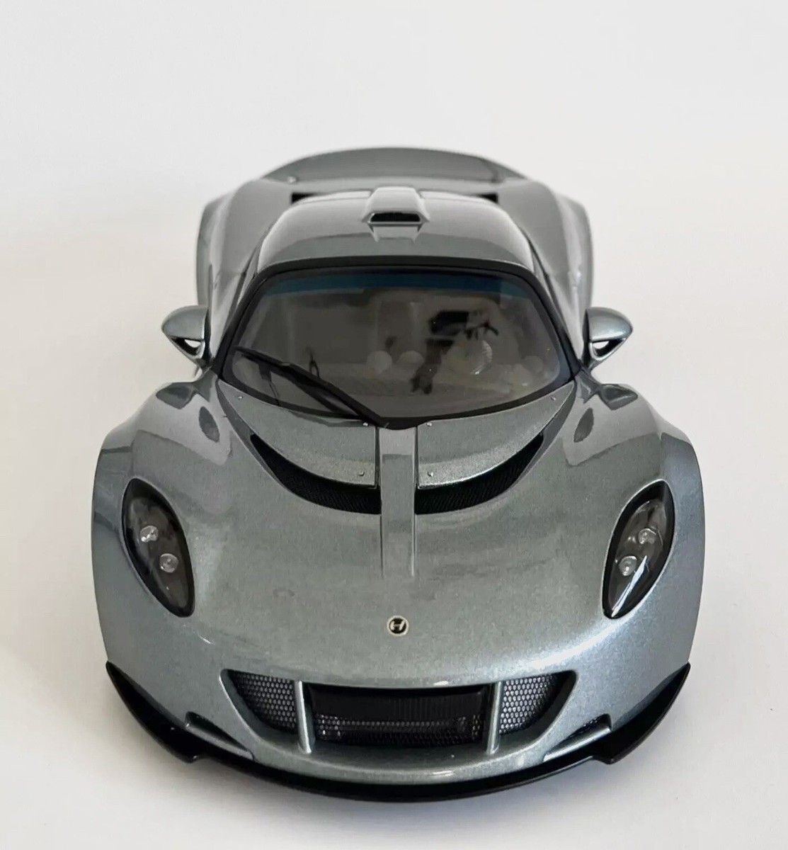 AUTOart 1/18 Hennessey Venom GT Spyder SIGNATURE (silver