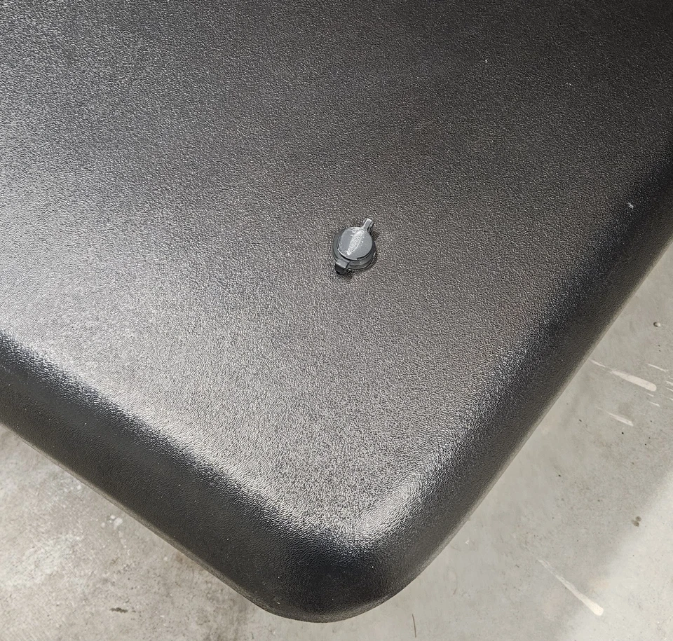 Cubierta UnderCover Classic Tonneau UC2140 para Ford F-150 2009-2014 plataforma de 5'7" negra Foto 4 de 4