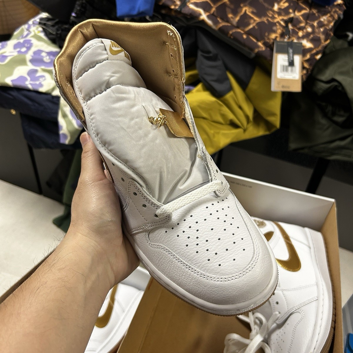 Size 8.5 - Air Jordan 1 Retro OG High Metallic Gold W for Size 8.5 - Air Jordan 1 Retro OG High Metallic Gold W for