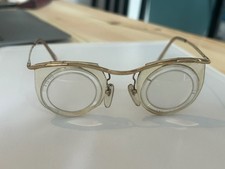 Cabinet de curiosités - Lunette d'opticien (réglage)