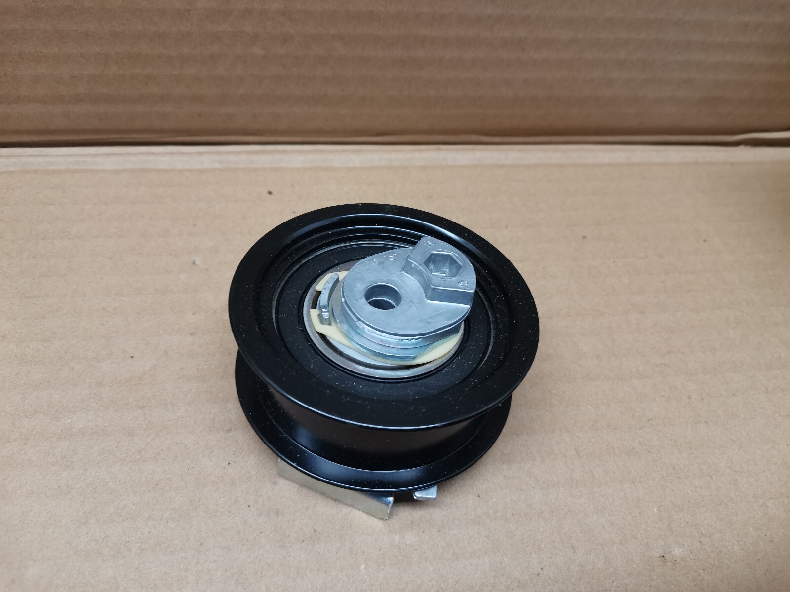 Galet tendeur distribution 2.0 pour VW Touran Polo et Audi A6 TT courroie crantée