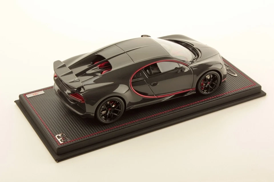 MR Bugatti Chiron Sport Grey Carbon with Red Frame - Limited 49 pcs 1/18, RARE - Image 2 of 4