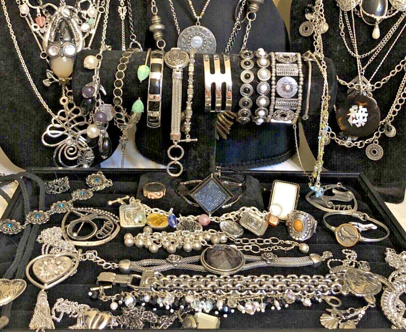 20 piece Fashion Jewelry Lot- new and Old, assorted,bagged wearable Sale#SR8