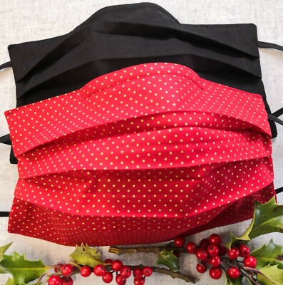 Rot mit goldenen Tupfen ~ plissierte Gesichtsmaske, dreilagig, Nasendraht ~ Made UK