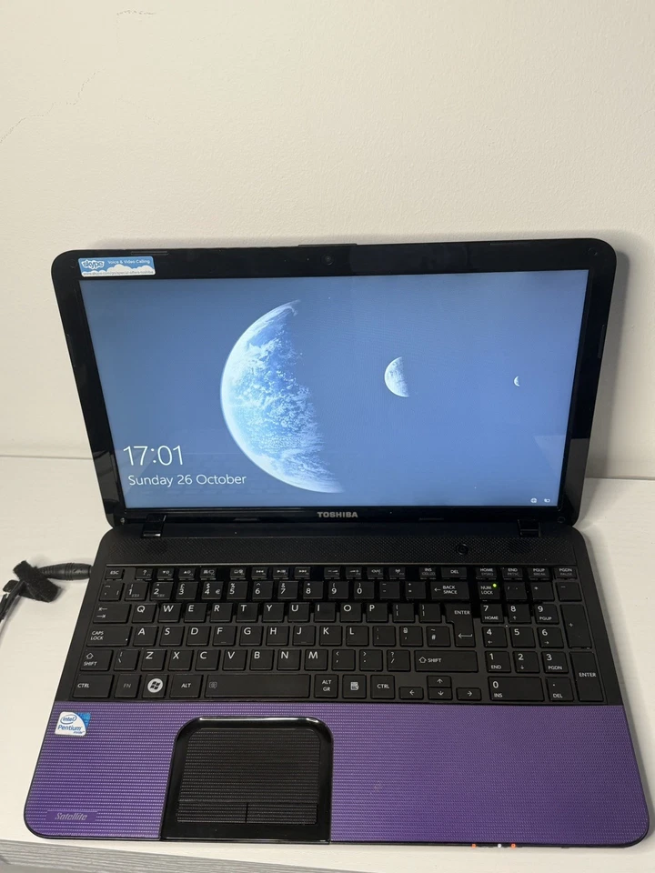 Toshiba Satellite C855-1GN -laptop- 6GB Ram, working only when plugged - Image 4 of 4
