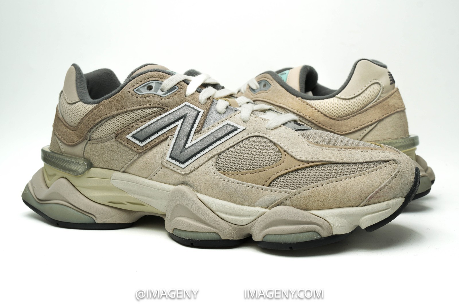 NEW BALANCE 9060 SIZE 9 SEA SALT SURF BLACK U9060MAC