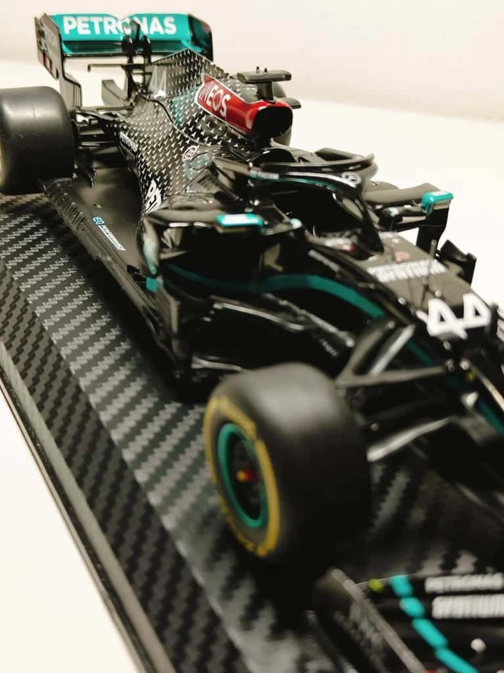 Carbon custom base 1:24 Mercedes-AMG F1 W11 - Lewis Hamilton 2020 Spanish GP - Immagine 3 di 4