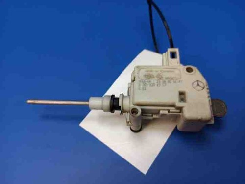 MERCEDES-BENZ C W203 Tankverschluss A2038201997 1.80 Petrol 120kw 2003 21208853