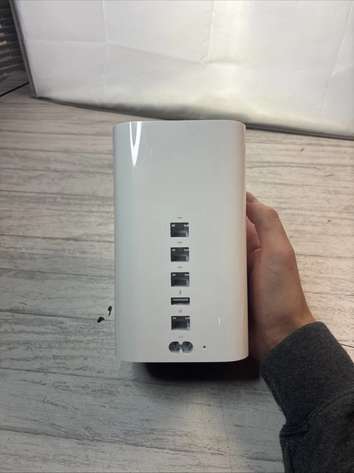 Apple AirPort Extreme A1521 White 6th Generation Base Station Wireless Router - Image 3 of 4