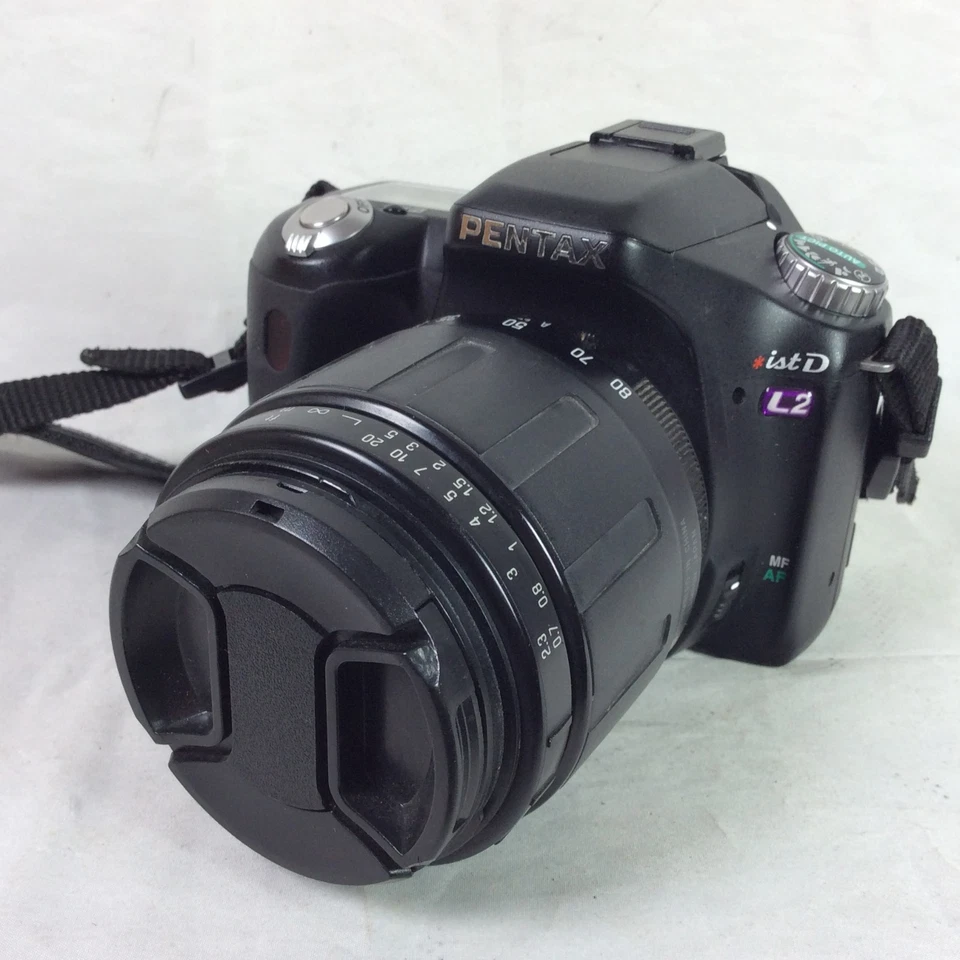 Pentax ist D L2 SLR Black Digital Camera with 28-80mm Lens and Camera Bag - Image 3 of 4