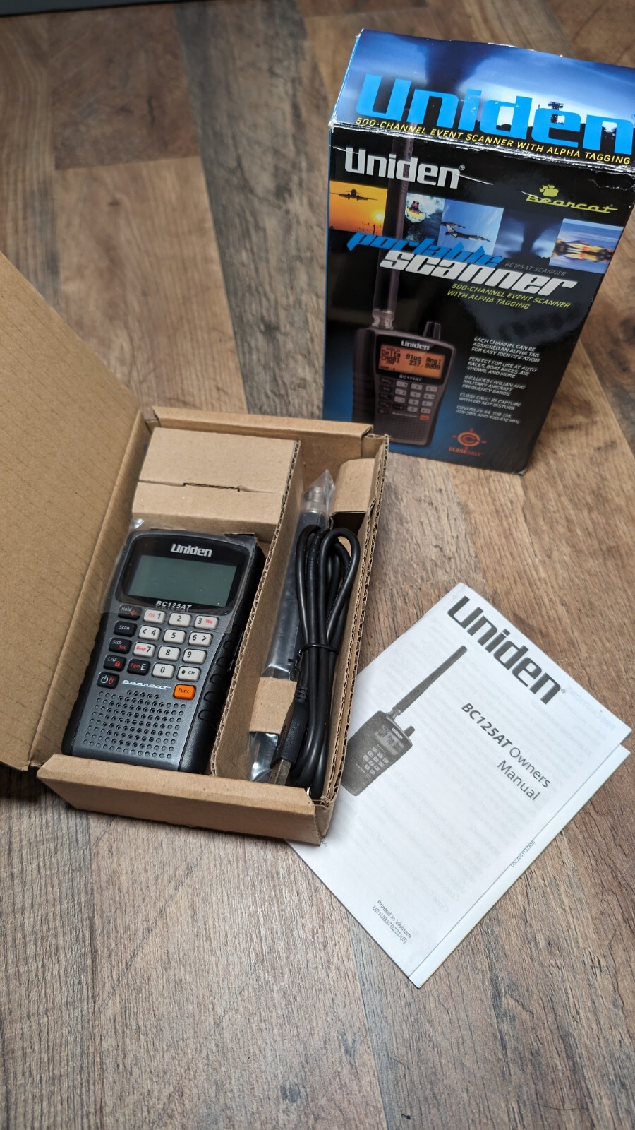 Uniden Bearcat BC125AT Handheld Scanner, 500 Channel Scanner with Alpha