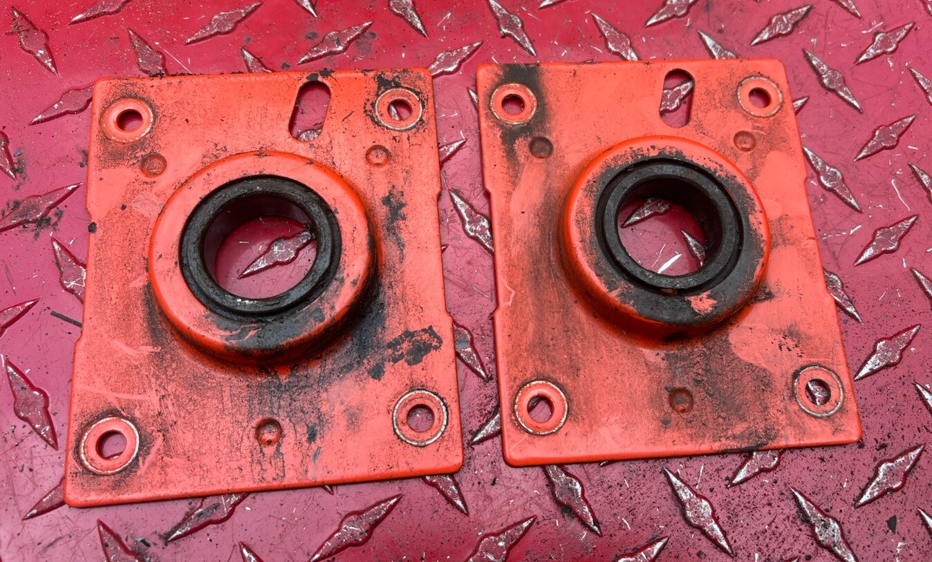 ARIENS Classic 924551 SNOWBLOWER    BEARING RETAINER   02457859