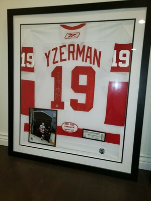 yzerman signed jersey