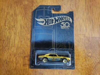 2018 50th Anniversary Black Gold Series '67 Camaro Chase 1/64
