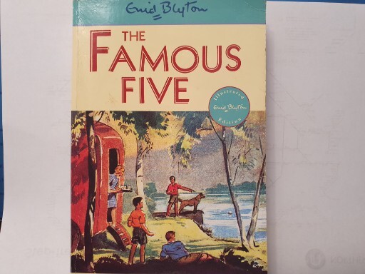 FIVE GO OFF IN A CARAVANFamous Five) By  Enid Blyton Paperback