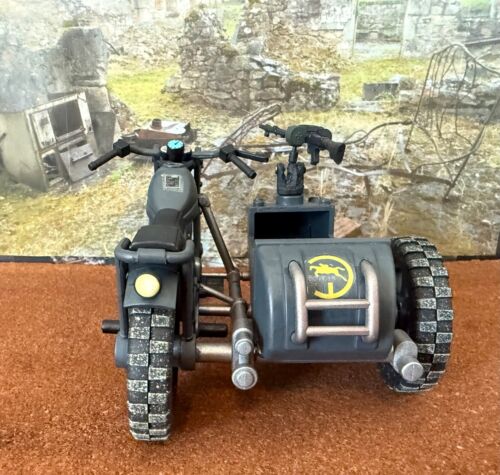 1/18 Custom WWII German Motorcycle with sidecar and 2 Wehrmacht figures - Picture 12 of 13
