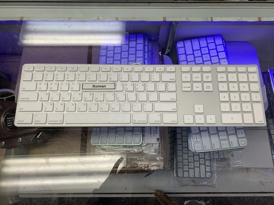 Genuine Apple USB Wired Keyboard with Numeric Keypad MB110LL/B International - Image 4 of 4