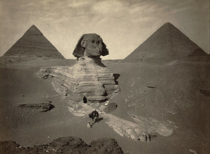 Toile egypte pyramide 50x70 cm pour creer une ambiance evasion dans la chambre