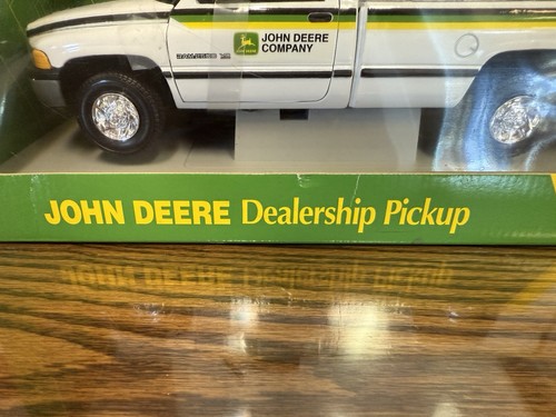 Camioneta pickup john deere gmc ertl 1/18 de colección nueva en caja # 5097 - Imagen 2 de 15