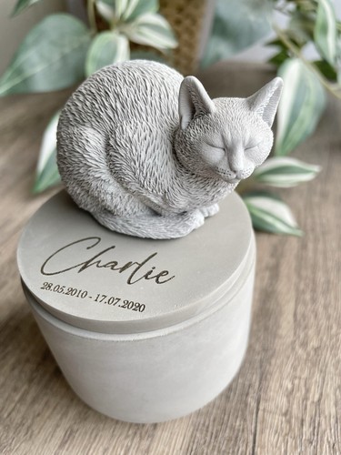 Small Concrete Personalised Cat Urn | cat urn for ashes | Pet Urn | Stone Urn - Picture 4 of 9