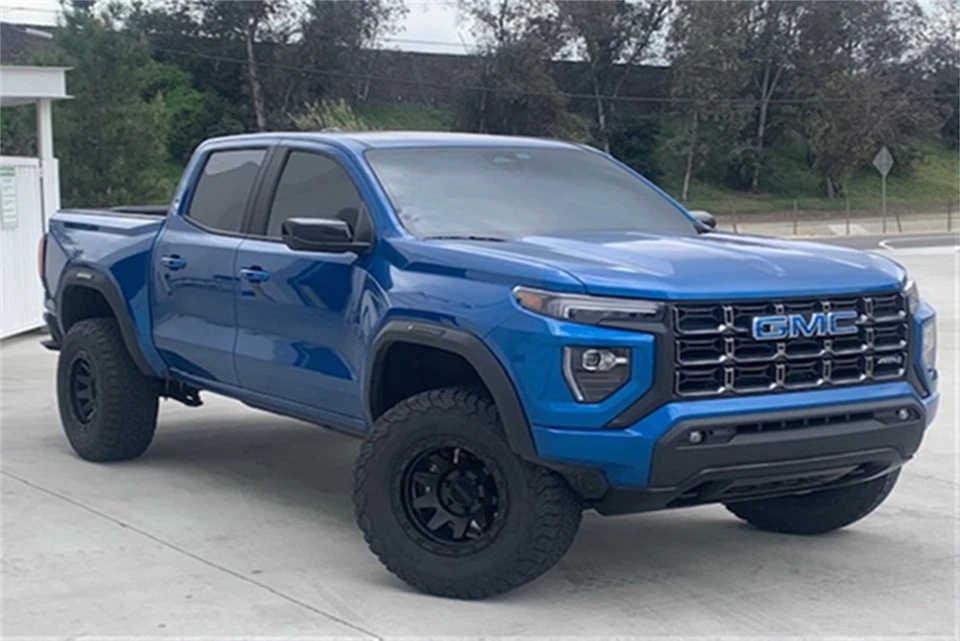 Sistema de elevación Fabtech K1204 Uniball UCA con amortiguadores para 23-24 Canyon Colorado Foto 4 de 4