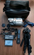 Sony Handycam CCD-TRV308 Hi-8 Analog Camcorder TESTED 2 Batteries 2 Tripod N Mor