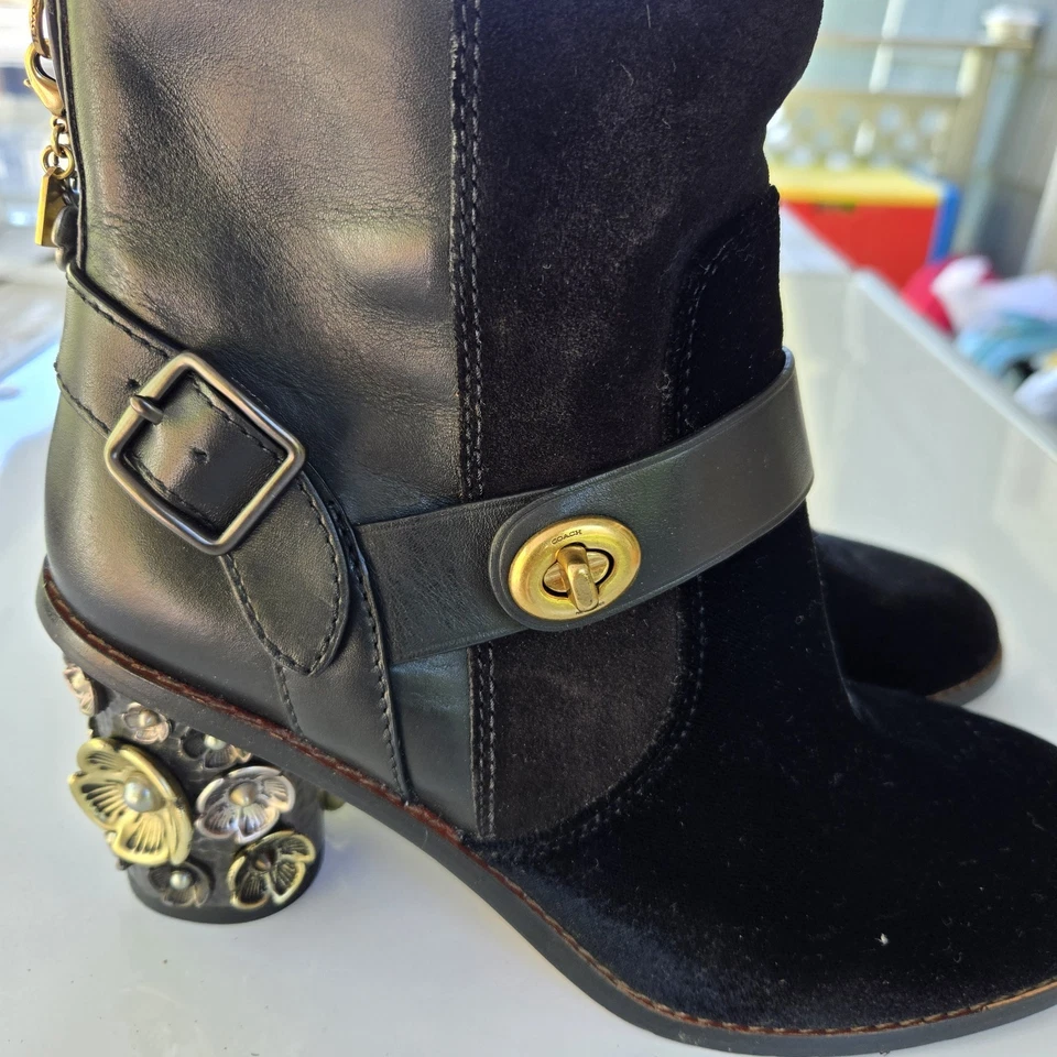 Bota de moto Coach 1941 para mujer tacón rosa té gamuza negra/terciopelo usada en excelente estado talla 7,5 Foto 4 de 4