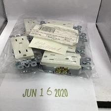 P&S 885 - TRLA  PAS885TRLA DECORTOR 15A REC W/TAMP RESIS LA (lot of 6)