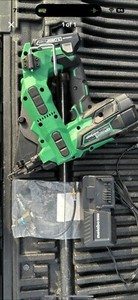 Metabo Angled Finish Nailer 15ga  W/ Charging Tool
