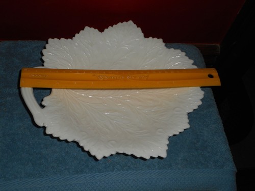 Vintage Fenton Milchglas Traubenblattmuster Geschirr Servierplatte 10 3/4 Zoll 1950er - Bild 10 von 12