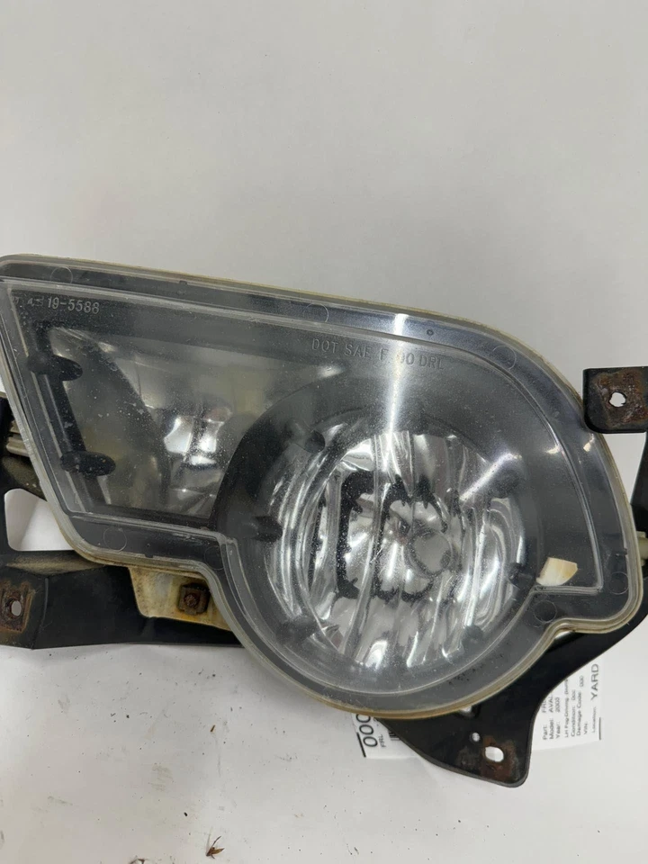 2002-2006 Chevy Avalanche 1500 Fog/mark/park/turn Light/lamp Left Fog-driving - Image 2 of 4