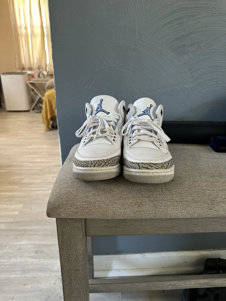 Size 10.5 - Jordan 3 Retro Mid UNC - Image 2 of 4