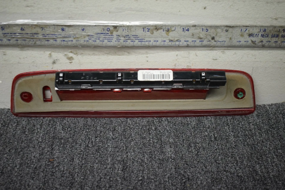 Tercera luz de freno trasera Lincoln Navigator 2004 OEM de fábrica Foto 4 de 4