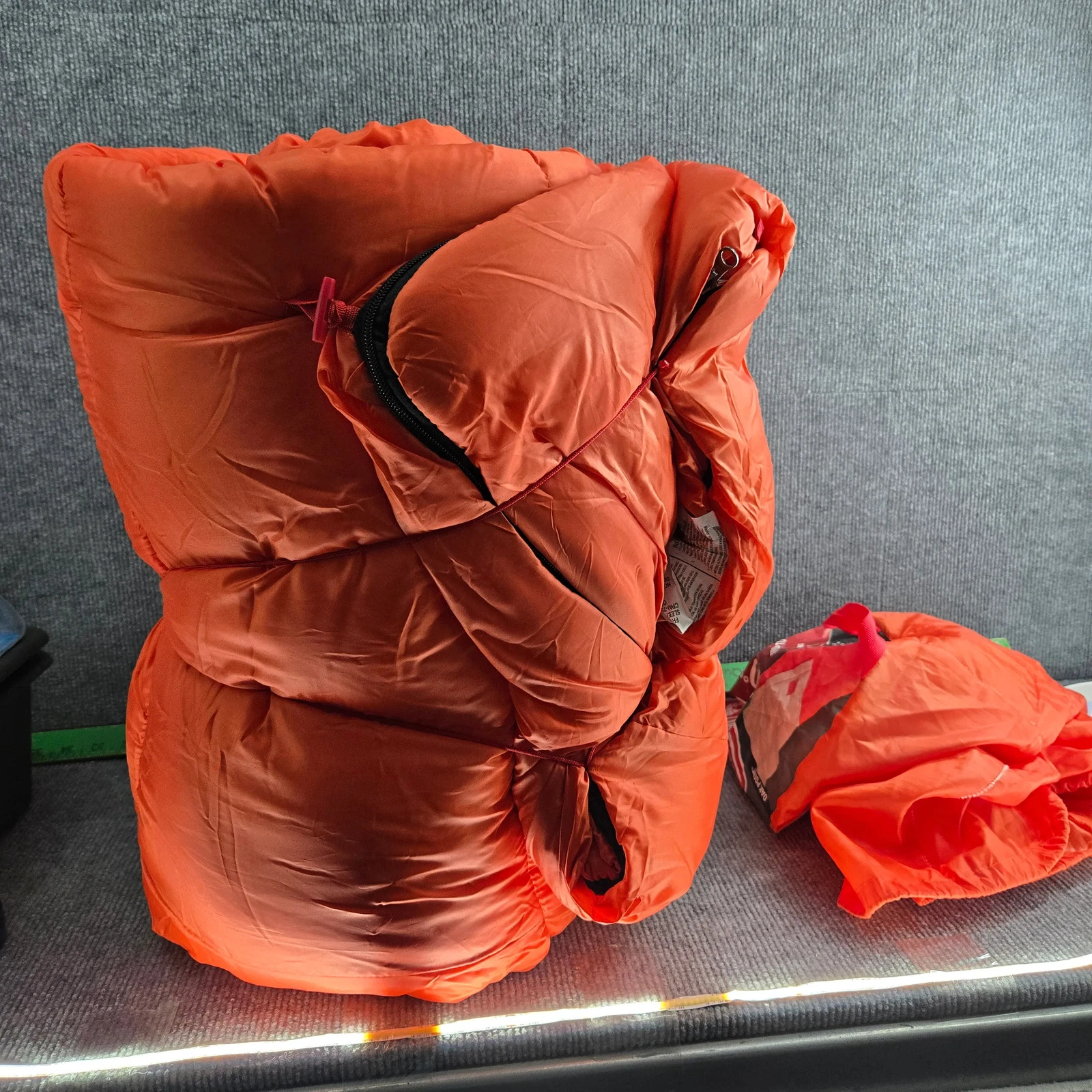 Coleman Oak Point 30° Sleeping Bag Orange 81x39in Fits 6ft 4in