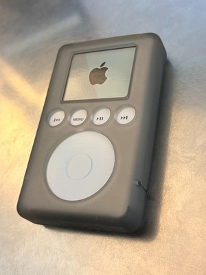 Speck iPod Skin Rubberized Protective Case / Cover For 3rd Gen ** NEW OLD STOCK