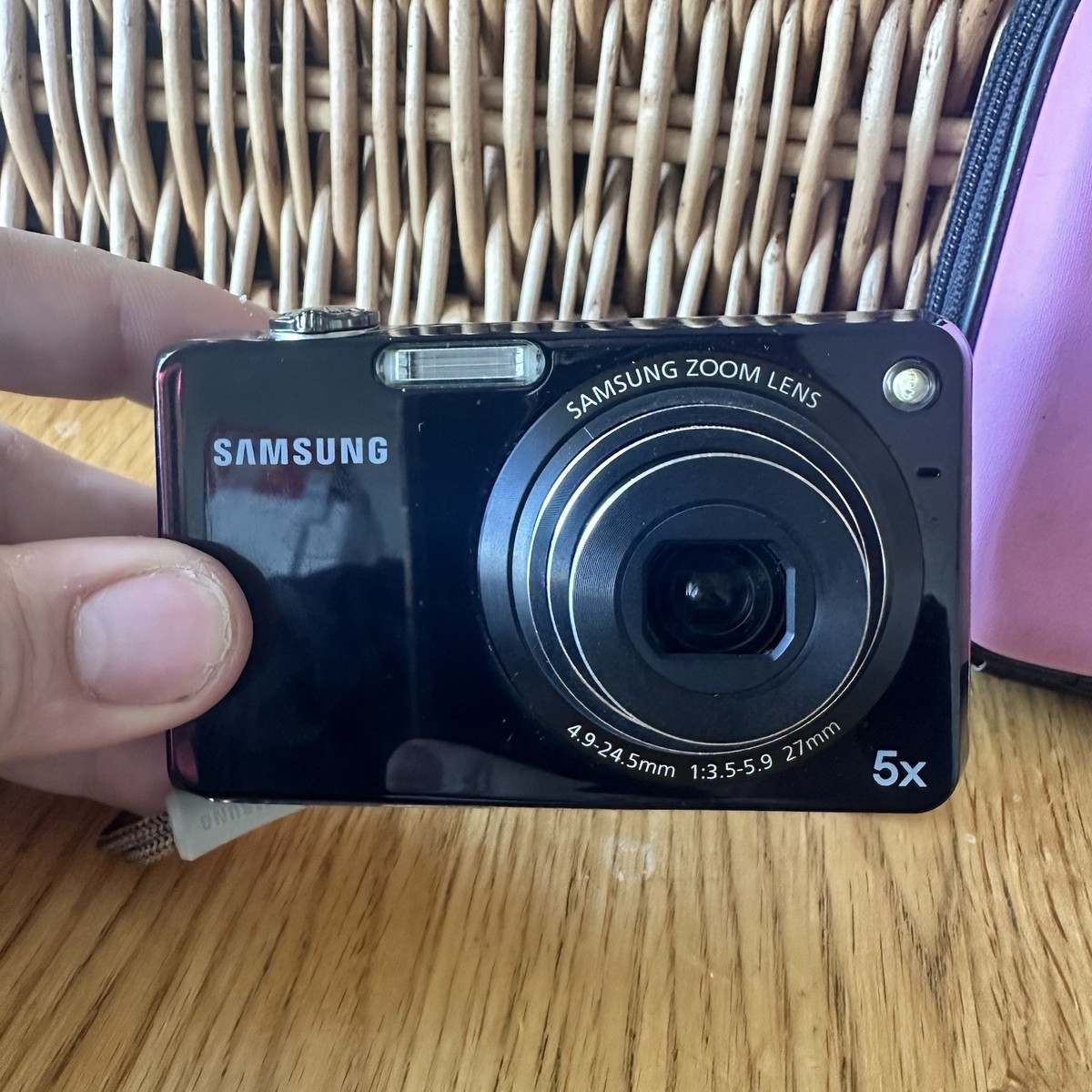 Samsung Digital Camera PL150 12.4MP Selfie Screen Charger