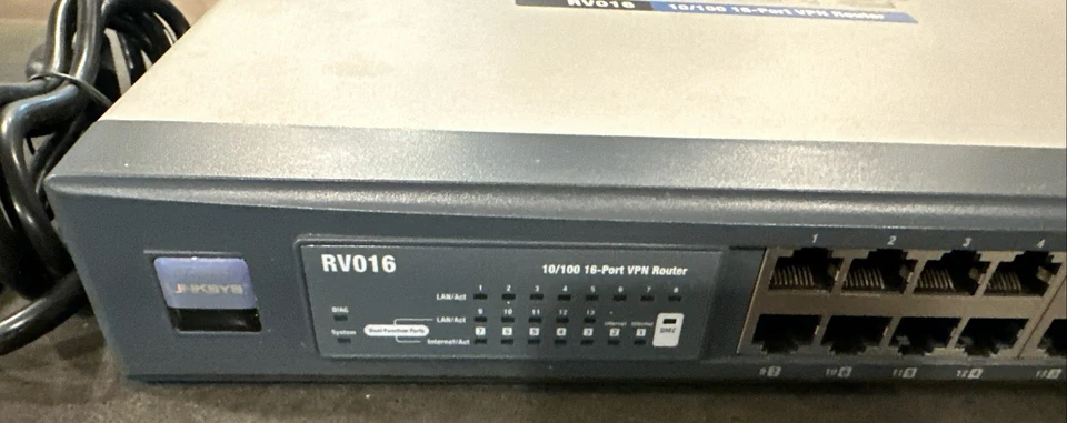 Linksys RV016 16-Port 10/100 VPN Router (B5) w Power Cord & FREE S/H SAME DAY - Image 4 of 4