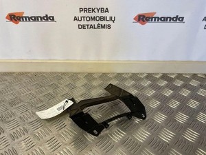 VW TRANSPORTER V T5 Furgon Rechte Scheinwerferhalter 1301329422 1.90 31593219