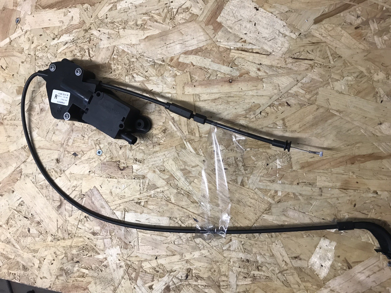 VITO VIANO W639 REAR RIGHT DOOR LOCK LOCKING A6397330135 | eBay