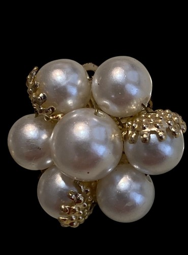 Vintage Faux Pearl Cluster Clip On Earrings Gold Tone Accents JAPAN - Picture 3 of 8