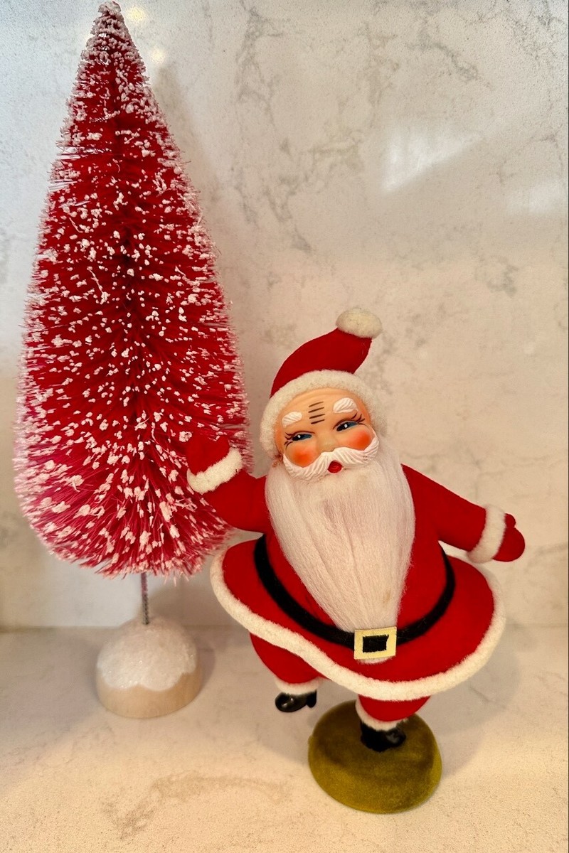 VINTAGE CHRISTMAS DANCING SANTA FIGURE 7.5